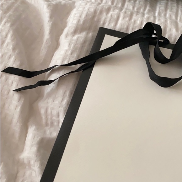 SMALL BLACK AND WHITE GUCCI SHOPPING BAG NEW - Picture 3 of 8